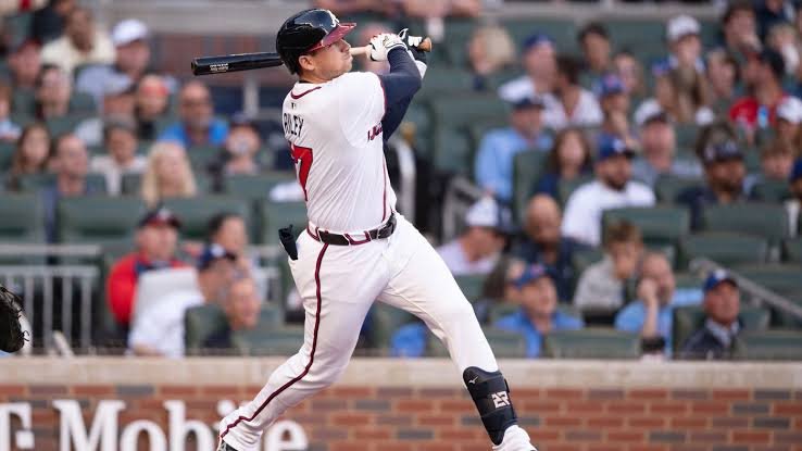 Riley’s Twin Blasts Lift Braves to Gritty 4-3 Win Over Dodgers