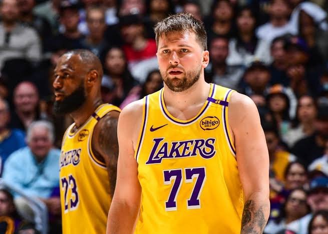 Lakers Chose to Notify Only One of Their Franchise Stars Before Selling Team