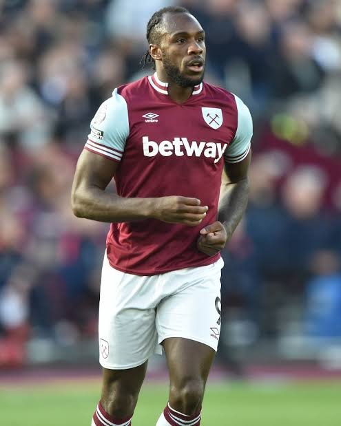 Exclusive West Ham United Hero Michail Antonio has finally make his decision to agree Brentford personal terms