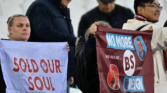 We Shall Not Give Up Be Moved!” – Hammers Fans Protest Despite Home Victory Nuno Espirito Must Re-sign Here We Don’t Like Him