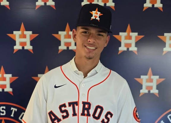 Houston Astros Continue Cuban Pipeline with Another Promising International Signing
