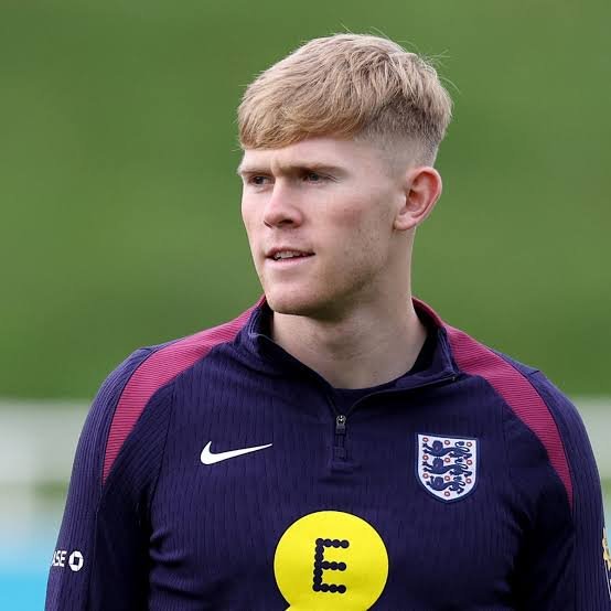 Lewis Hall Ready to Win the Luke Shaw Battle as Thomas Tuchel Eyes Newcastle Quartet for England After Incredible Display