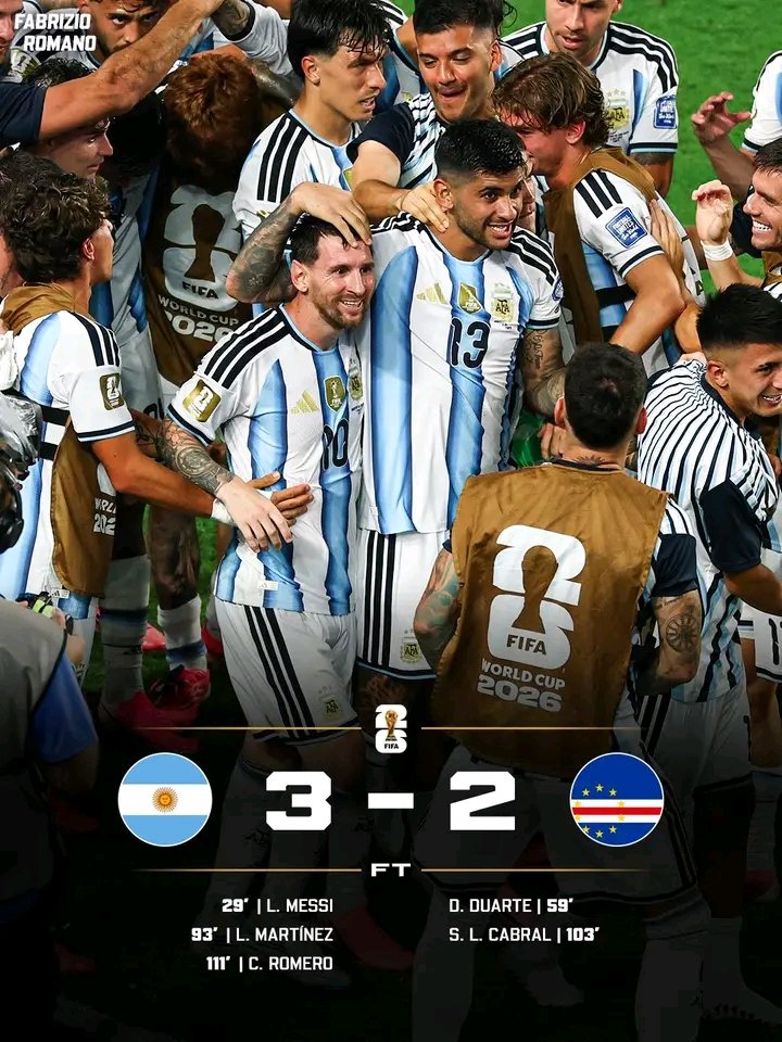 rgentinien hat sich nach einem dramatischen 3:2-Sieg gegen Kap Verde für das Achtelfinale der FIFA-Weltmeisterschaft qualifiziert