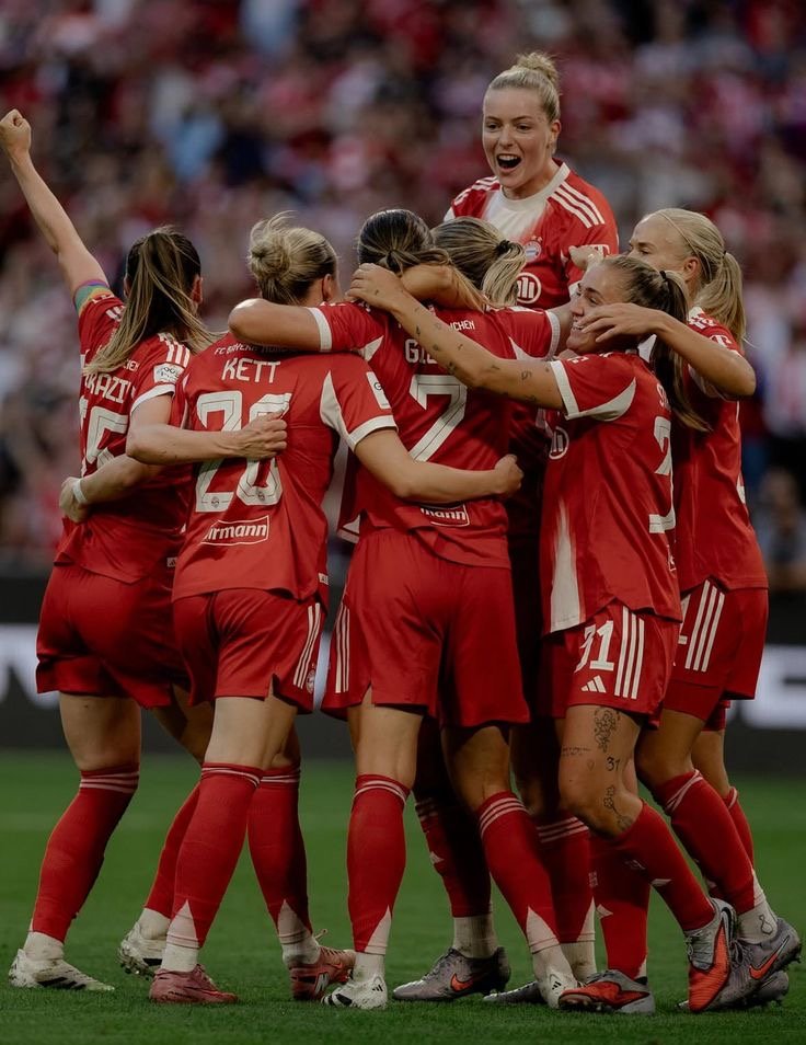 Kurze Erinnerung: Der vollständige Spielplan von Bayern Damen 2026/27, einschließlich Bundesliga, DFB-Pokal und der UEFA Women’s Champions League. Vorsaison-Handel am 12. Juli 2026. Klicken Sie auf den Link, um die Liste anzusehen