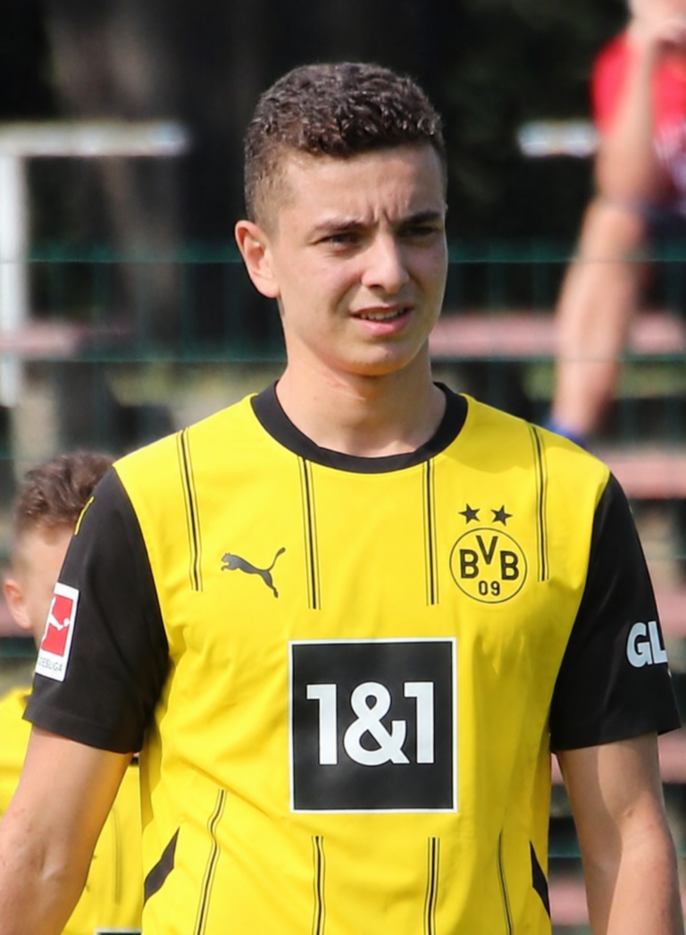NEUZUGANG: Der BVB hat die Verpflichtung des 23-jährigen Hoffenheim-Stürmers Fisnik Asllani bestätigt, um seine Offensive zu verstärken. Allerdings bleibt seine Ausstiegsklausel in Höhe von 30 Millionen Euro weiterhin ein Verhandlungspunkt…