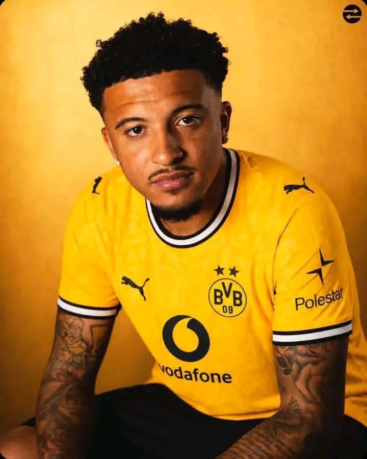 ZURÜCK NACH DORTMUND? Jadon Sancho als ablösefreier Transferkandidat im Gespräch Jadon Sancho könnte kurz vor einer spektakulären Rückkehr zu Borussia Dortmund stehen.